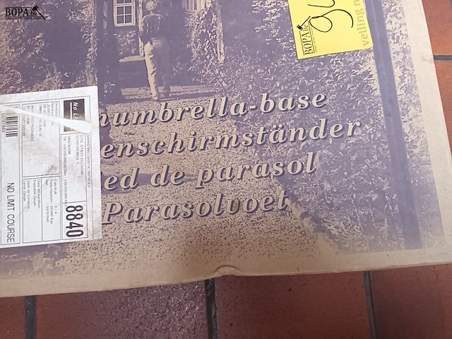 Lot 94 - parasol voet - afbeelding 2 van  3