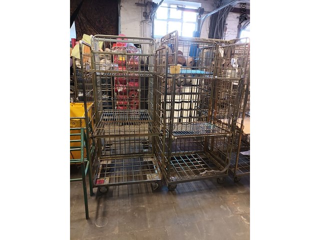 Lot 94 - rolcontainer. 2 stuks - afbeelding 1 van  2