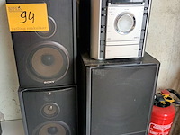 Lot 94 - sony mp3 radio/cd player met boxen - afbeelding 1 van  4