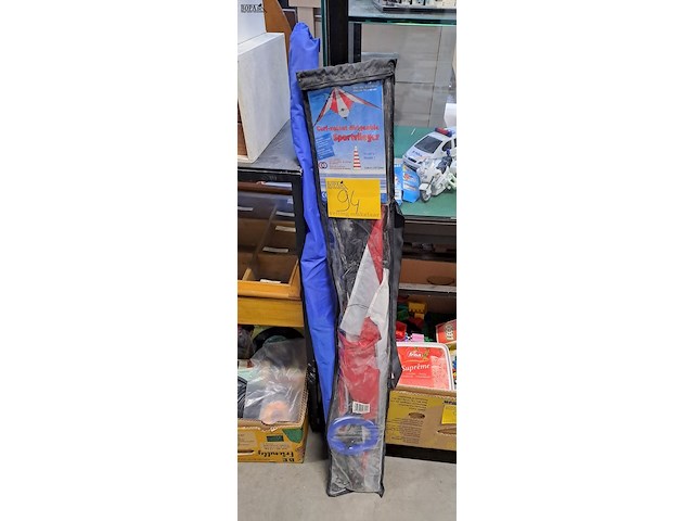 Lot 94 - strandvliegers 2 stuks - afbeelding 1 van  3