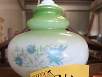 Lot 94 - vintage hanglamp groen - afbeelding 1 van  2