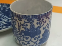 Lot 95 - antiek chinees kopje en schoteltje - afbeelding 3 van  4