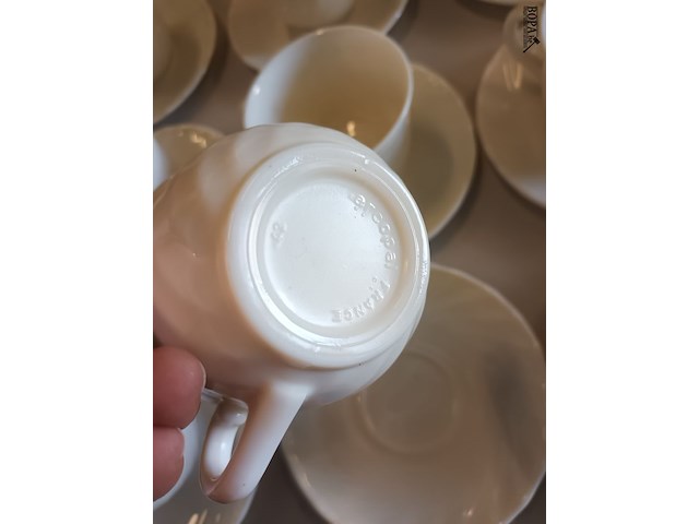 Lot 95 - arcopal koffieservies. 36 stuks - afbeelding 3 van  3