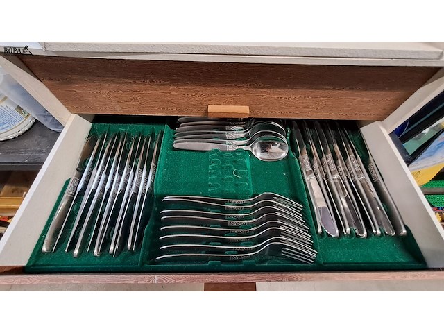 Lot 95 - bestekkoffers 2 stuks - afbeelding 2 van  6