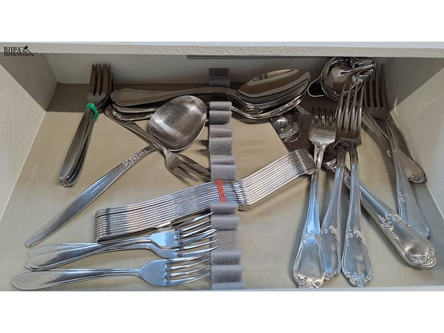 Lot 95 - bestekkoffers 2 stuks - afbeelding 6 van  6