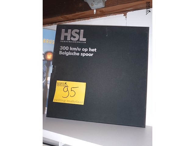 Lot 95 - boeken hls en luchthaven. 3 stuks - afbeelding 2 van  4