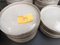 Lot 95 - borden en schalen. 31 stuks - afbeelding 1 van  5