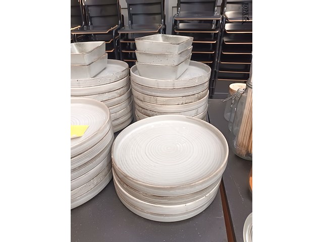Lot 95 - borden en schalen. 31 stuks - afbeelding 3 van  5