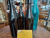 Lot 95 - decoratieve hersluitbare glazen flessen - afbeelding 1 van  1