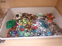 Lot 95 - fantasiejuwelen - afbeelding 2 van  4
