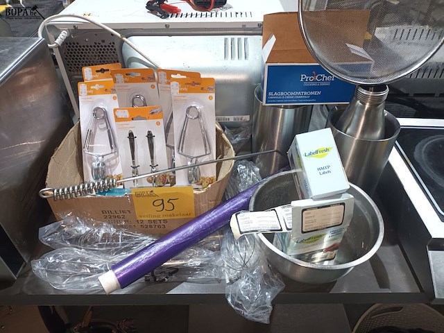 Lot 95 - keukengerei - afbeelding 1 van  6