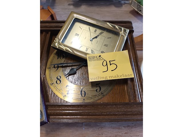 Lot 95 - klokken en barometer. 6 stuks - afbeelding 3 van  4