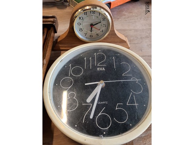 Lot 95 - klokken en barometer. 6 stuks - afbeelding 4 van  4