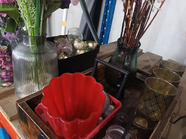 Lot 95 - lot decoratie en houten bakjes - afbeelding 7 van  7