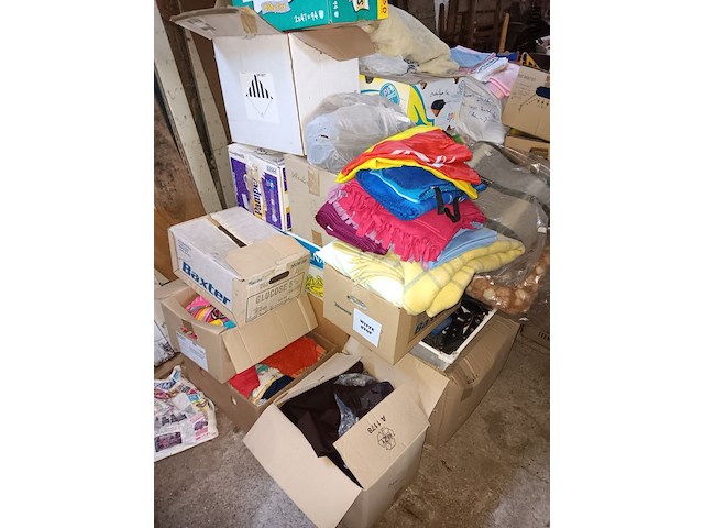 Lot 95 - lot kledij en linnen - afbeelding 2 van  3