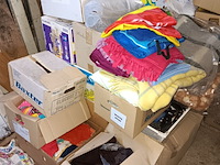 Lot 95 - lot kledij en linnen - afbeelding 2 van  3