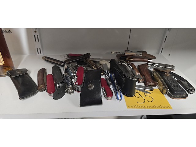 Lot 95 - lot zakmessen ong 31 stuks - afbeelding 1 van  3