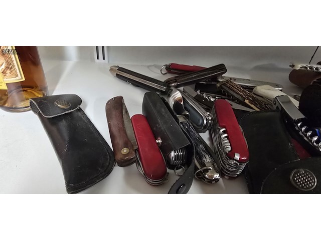 Lot 95 - lot zakmessen ong 31 stuks - afbeelding 2 van  3