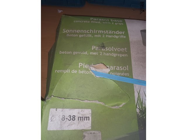 Lot 95 - parasolvoet - afbeelding 2 van  3