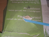 Lot 95 - parasolvoet - afbeelding 2 van  3