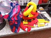 Lot 95 - party kledij en accessoires - afbeelding 2 van  5