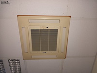 Lot 95 - rhoss inbouw airco/verwarming - afbeelding 1 van  3