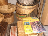 Lot 95 - rieten mandjes. 49 stuks - afbeelding 4 van  4