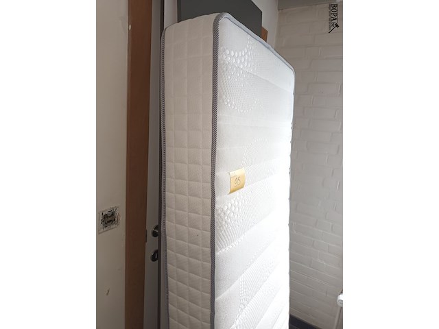 Lot 95 - showroom matras - afbeelding 2 van  2