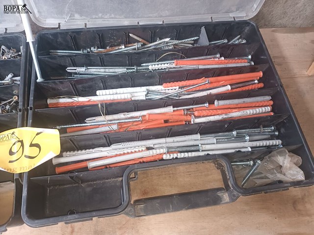 Lot 95 - sorteerkoffer met materiaal. 2 stuks - afbeelding 4 van  4