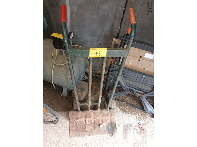 Lot 95 - steekwagen - afbeelding 1 van  3