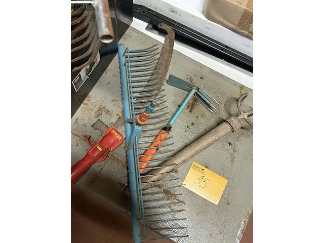 Lot 95 - tuingereedschap allerlei oa gardena, wolf - 9 stuks - afbeelding 2 van  3