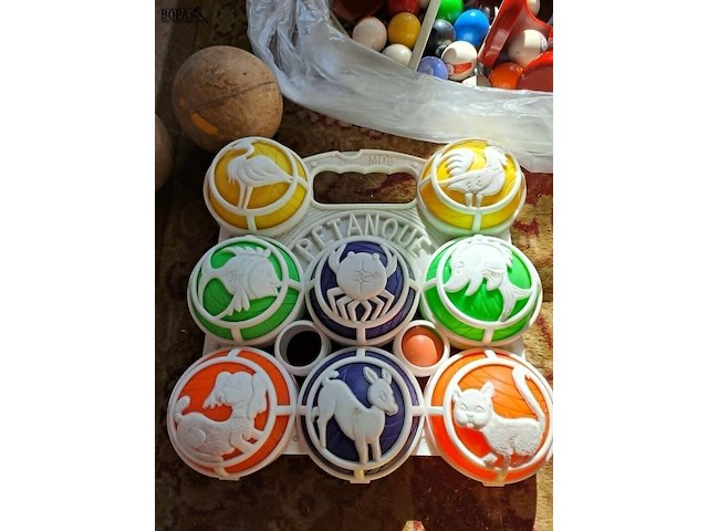 Lot 95 - vintage balspelen oa. petanque - biljart - afbeelding 2 van  4