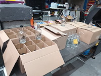 Lot 95 - waterflessen met schroefdop - afbeelding 2 van  5