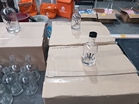 Lot 95 - waterflessen met schroefdop - afbeelding 4 van  5