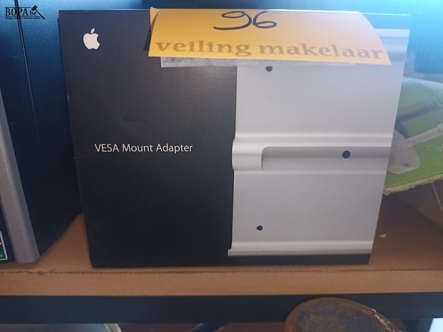 Lot 96 - apple vesa mount adapter - afbeelding 2 van  2
