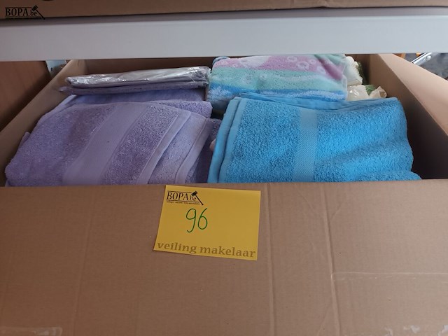 Lot 96 - badkamerlinnen. 3 dozen - afbeelding 3 van  4