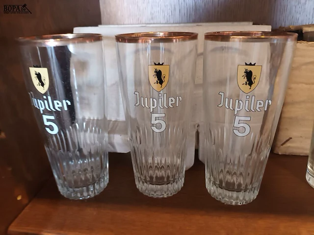 Lot 96 - bierglazen. 30 stuks - afbeelding 5 van  5