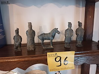 Lot 96 - chinese beeldjes. 5 stuks - afbeelding 1 van  5