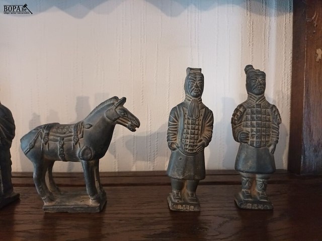 Lot 96 - chinese beeldjes. 5 stuks - afbeelding 3 van  5