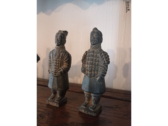 Lot 96 - chinese beeldjes. 5 stuks - afbeelding 4 van  5
