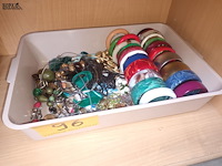 Lot 96 - fantasiejuwelen - afbeelding 2 van  3