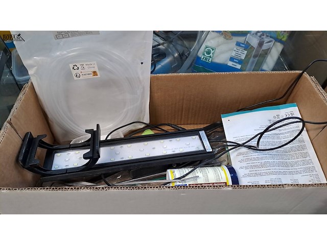 Lot 96 - groot lot aquarium materiaal - afbeelding 3 van  15