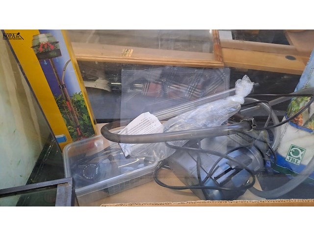 Lot 96 - groot lot aquarium materiaal - afbeelding 6 van  15