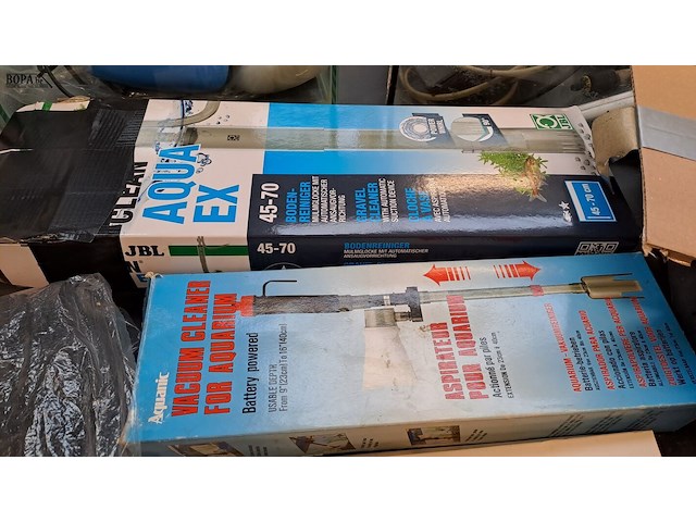 Lot 96 - groot lot aquarium materiaal - afbeelding 10 van  15