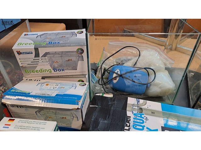 Lot 96 - groot lot aquarium materiaal - afbeelding 11 van  15