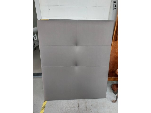 Lot 96 - hoofdbord boxspring - afbeelding 1 van  2