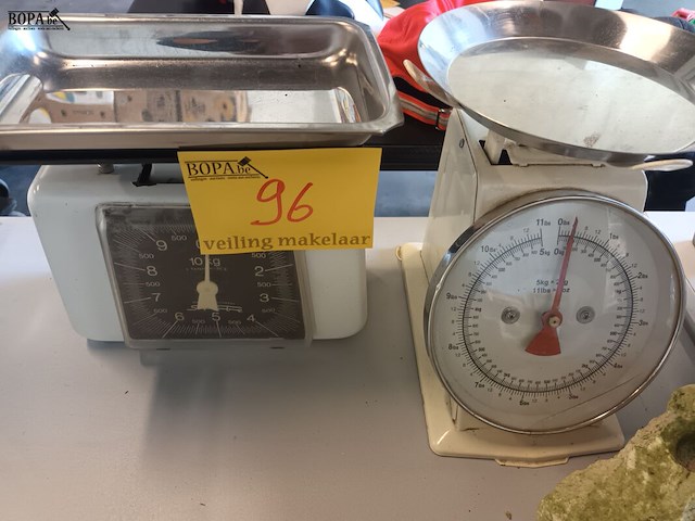 Lot 96 - keukenweegschalen. 2 stuks - afbeelding 1 van  3
