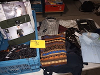 Lot 96 - kledij. 12 stuks - afbeelding 1 van  5