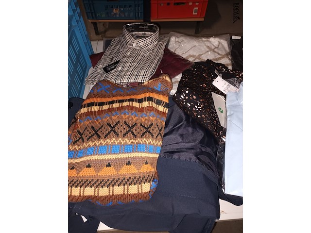 Lot 96 - kledij. 12 stuks - afbeelding 3 van  5