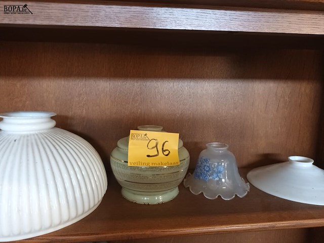 Lot 96 - lampenkappen. 4 stuks - afbeelding 1 van  3